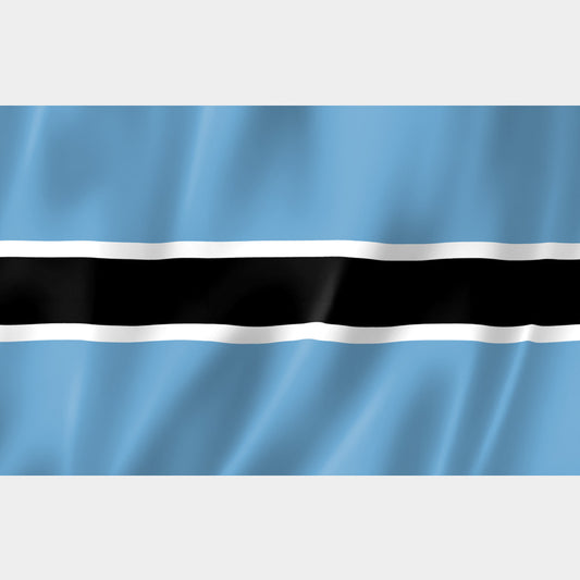Drapeau du Botswana bleu ciel avec bande noire et blanche flottant au vent