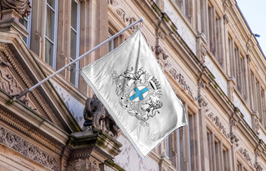 Drapeau de la ville de Marseille – croix bleue, lion, taureau, devise latine sur fond blanc, format 2:3, polyester